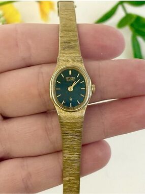 Classic Vintage Citizen CQ Ladies Dainty Gold-Tone Slim Textured Cocktail Watch